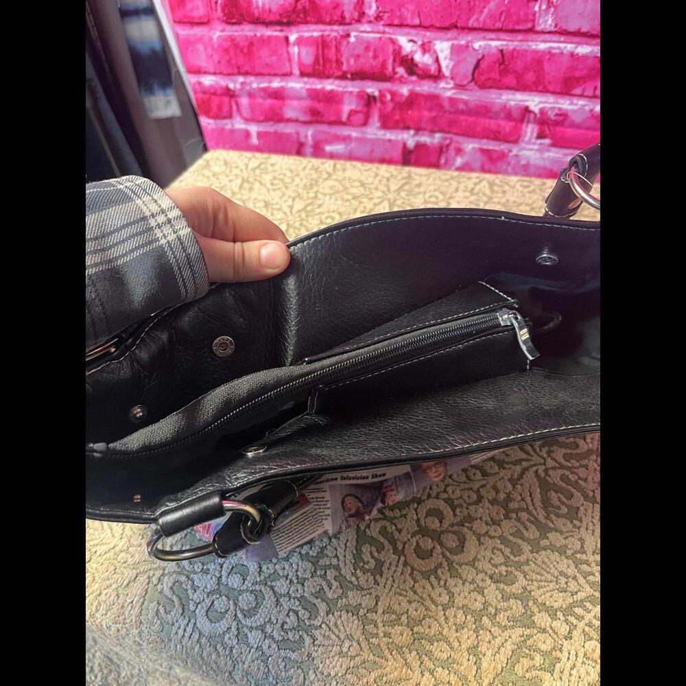 I love‎ Lucy all over newspaper print handbag - Picture 10 of 12